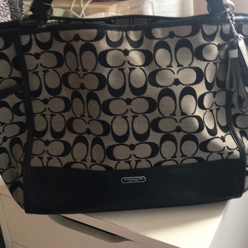 Black coach shoulder bag